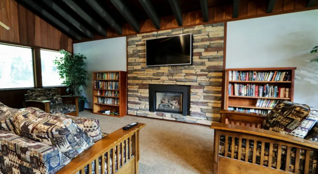 Номер Standard Mammoth West 106 Spacious Condo Just A Short Walk to Canyon Lodge by RedAwning