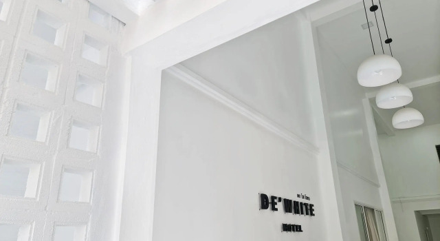 De'white Hotel, Book Hotel Ban Khao Yai Chum Rayong Province
