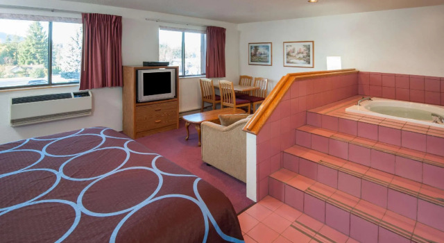Двухместный люкс Super 8 by Wyndham Salmon Arm