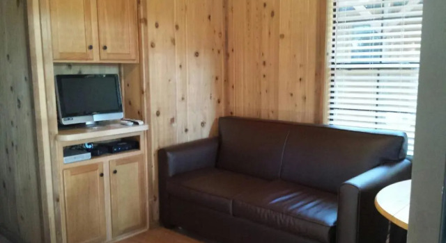 Snowflower Camping Resort Cabin 3, Buchen Sie Campingplatz Emigrant Gap Kalifornien