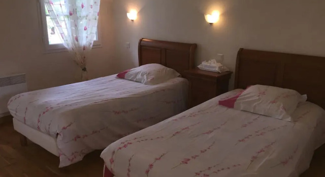 Au Petit Bernerot - Les gîtes de lArbre Voyageur, Book Hotel Eauze Gers