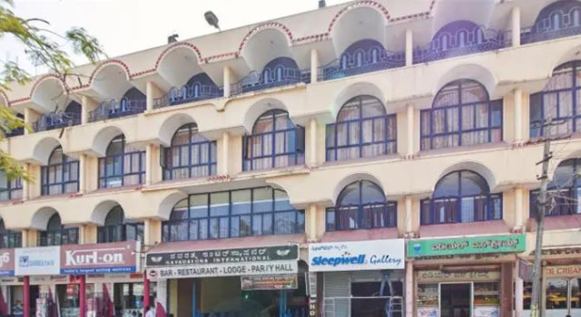 Hotel Navaratna International, Prenota Hotel Shimoga Karnataka