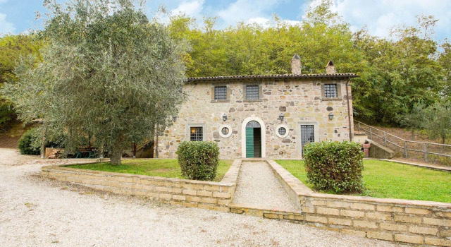 Rustic house with private garden and shared swimming pool, a splendid setting, Prenota Villa Ville a Lazio, Villa