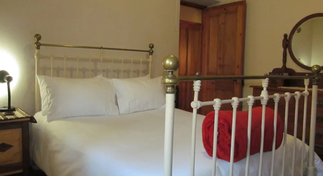 Семейный коттедж с 3 комнатами с видом на горы Die Ou Huis Accommodation