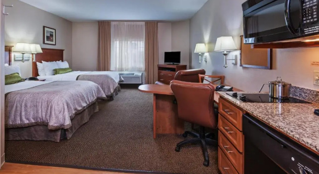Четырёхместный люкс Candlewood Suites Deer Park by IHG