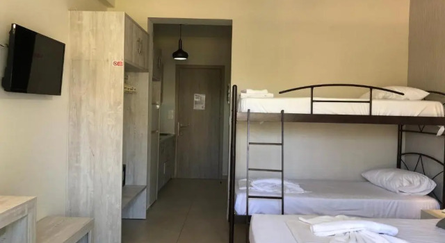 Paradise Apartments & Suites