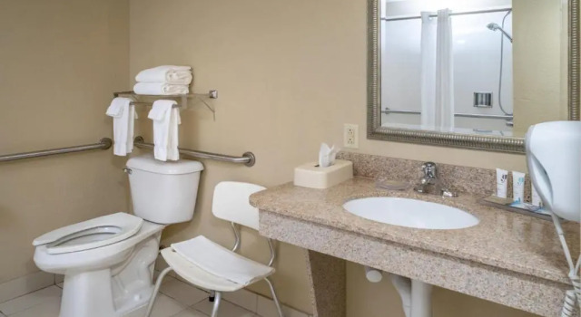 Номер Standard Country Inn & Suites by Radisson, Princeton, WV