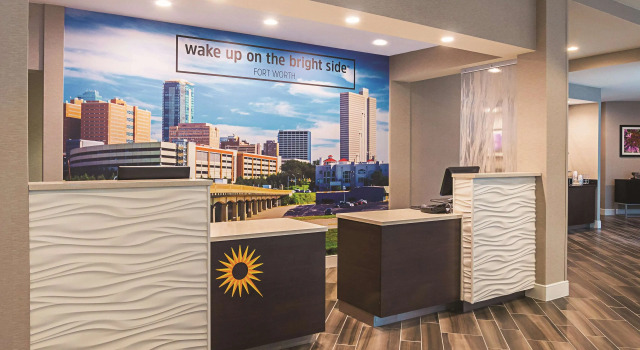 La Quinta Inn & Suites by Wyndham Fort Worth City View