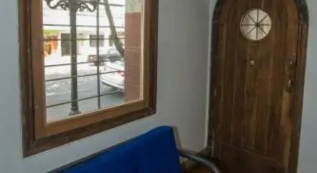 Hostal Oveja Verde, Забронировать Отель Провиденсия Сантьяго, рядом с Станция метро Manuel Montt
