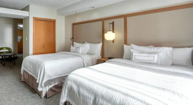 Четырёхместный люкс Executive Fairfield Inn & Suites Woodbridge