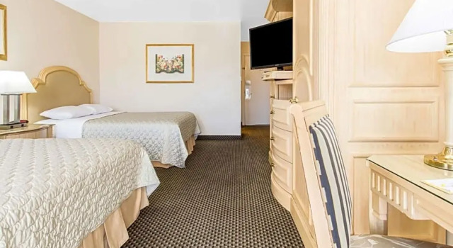 Pets Welcome Doppel Zimmer mit Blick auf den Innenhof Days Inn by Wyndham Modesto