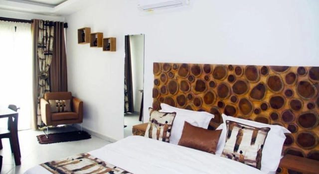 Villa Malis T6, Boek Villa Marcory 