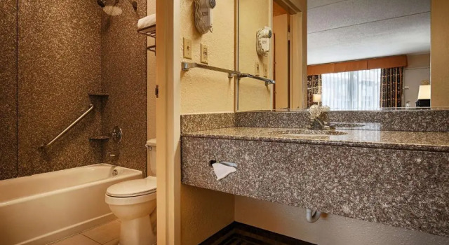 Четырёхместный номер Standard Chattanooga Heritage Inn