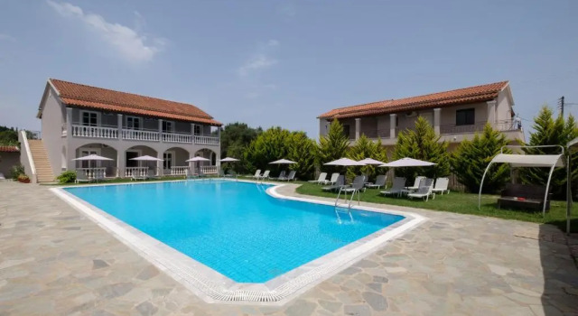 Студия с видом на бассейн Katsaros Studios & Apartments