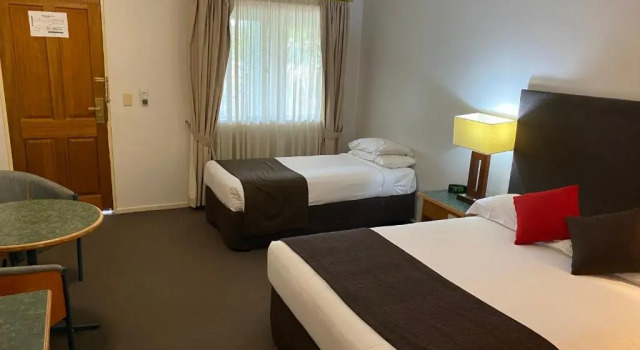 Номер Executive Puffers Inn Logan Motel
