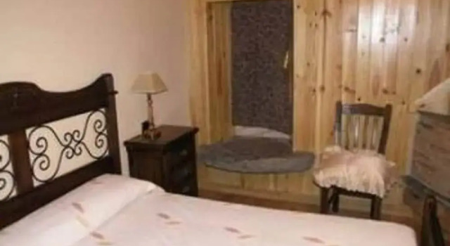 Hostal Cumbres de Omaña, Забронировать Отель Муриас де Паредес 