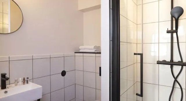 Полулюкс Hotel Ernest