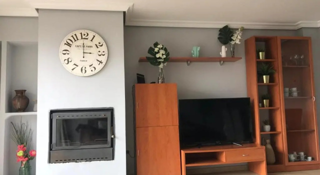 Bungalow Altea junto al casco antiguo, piscina y barbacoa, Забронировать Отель Отели Альтеа с бассейном, рядом с San Miguel Street, Бассейн