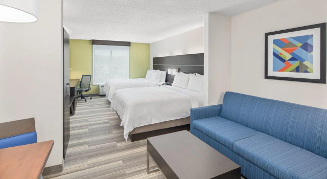 Четырёхместный люкс Holiday Inn Express & Suites Greenville-I-85 & Woodruff Rd by IHG