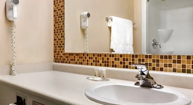 Номер Standard с 2 комнатами Days Inn by Wyndham Leamington