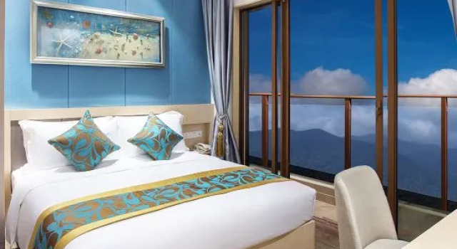 Люкс с 2 комнатами RoEasy Hospitality Hotel