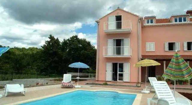 Villa Darrer
