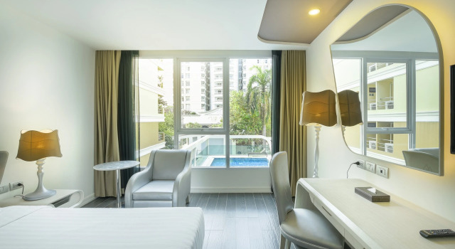 Номер Deluxe с видом на бассейн Le Tada Parkview Hotel