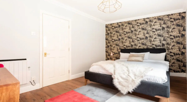 The Old Station House - Stylish & Central 2bdr Apartment