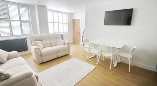 Court Side Apartment