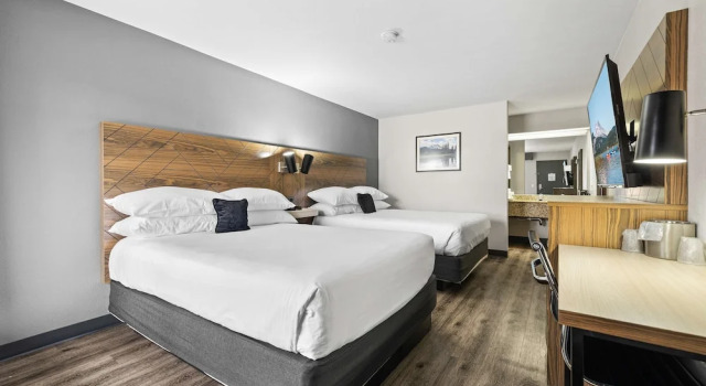Четырёхместный номер Premium Red Lion Inn & Suites Deschutes River - Bend