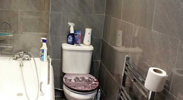 Коттедж Spacious 4-bed House - Sleeps 5, Garden & Parking