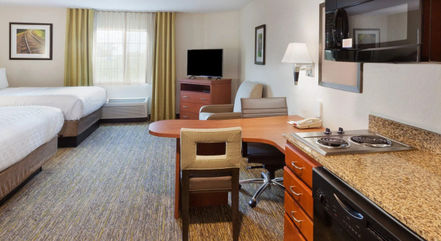 Четырёхместный люкс Candlewood Suites Montgomery- North by IHG