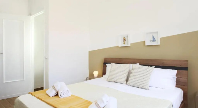 Полулюкс BeachSide Rooms  Suites
