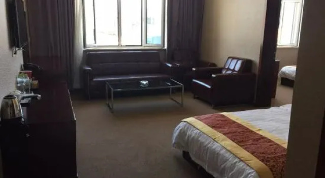 Люкс Deluxe Manzhou Lizanoer District Shangfuyuan Hotel