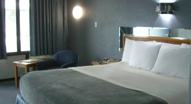 Двухместный номер Standard Quails Nest Inn & Suites