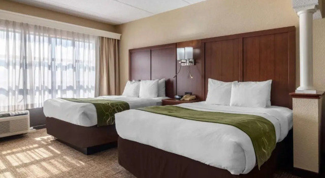 Люкс Deluxe Comfort Suites Woodstock - Atlanta North