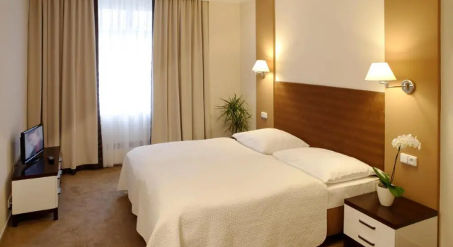 Апартаменты Hotel Embassy
