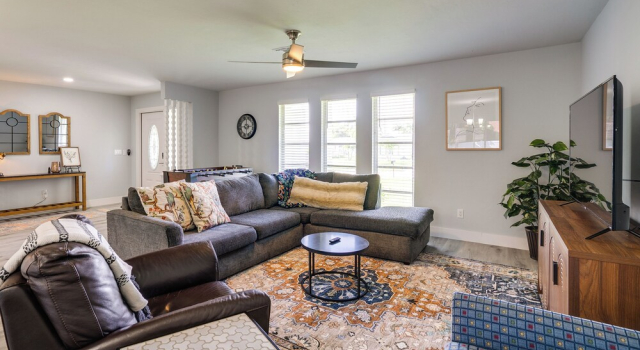 Game, Shop & Beach-hop: Family Home in Cape Coral, Забронировать Дом для отпуска Виллы Кейп-Корал, Вилла