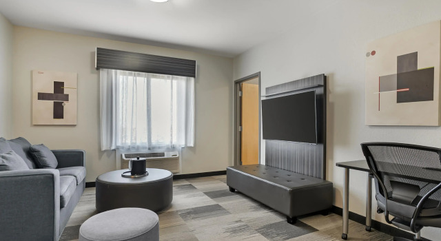 Двухместный люкс c 1 комнатой Best Western Plus Airport Inn & Suites