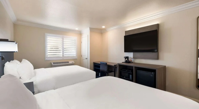 Четырёхместный номер Standard Comfort Inn Gilroy
