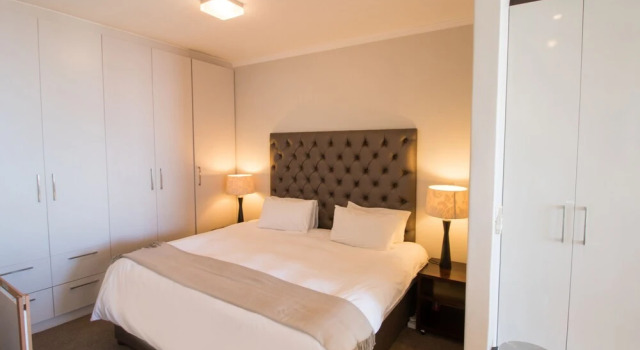 Camps Bay Studio Apartment - Luxurious With Stunning sea View, Забронировать Апартаменты/квартира Отели Cape Peninsula с бассейном, Бассейн