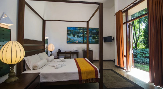 Полулюкс с балконом Отель Roman Lake Ayurveda Resort