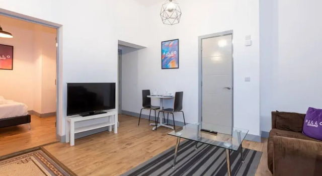 Unique 1 Bedroom Apartment by Pillo Rooms, Varaa Huoneisto Asunnot kohteessa Merseyside, Huoneisto