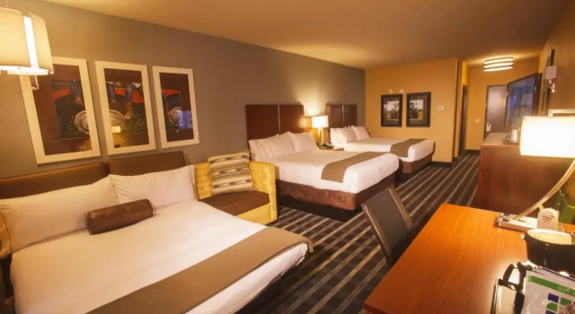 Двухместный люкс Holiday Inn Express & Suites Perry-National Fairground Area by IHG
