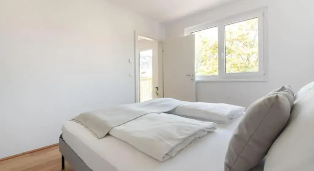 Grüne und zentrale Ruhelage im Neubau mit Balkon