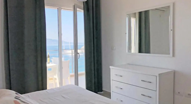 Апартаменты с видом на море Saranda Luxury View Apartment