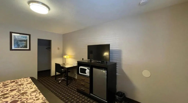 Четырёхместный номер Standard Beverly Lodge