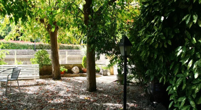 Carmelita, Prenota Hotel La Vall d'en Bas 