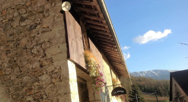 B&B Les Lodges de la Cascade, Rezervovat Penzión se snídaní Hotely v Yenne se snídaní, Snídaně