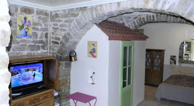 Atypique-ancienne grange de 48 m²
